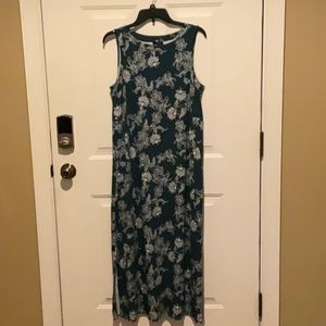 Women’s Sleeveless Dress